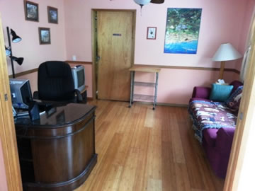 Living Room: free guest computer, Wi-Fi, Tv
