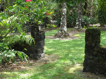 Hale Moana Hawaii Bed & Breakfast - Garden Stroll