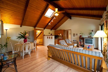 Hale Moana Hawaii Bed & Breakfast - Lanai Suite