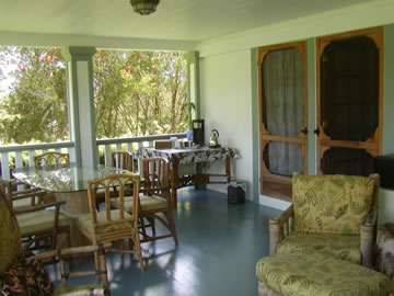 Lanai, common area